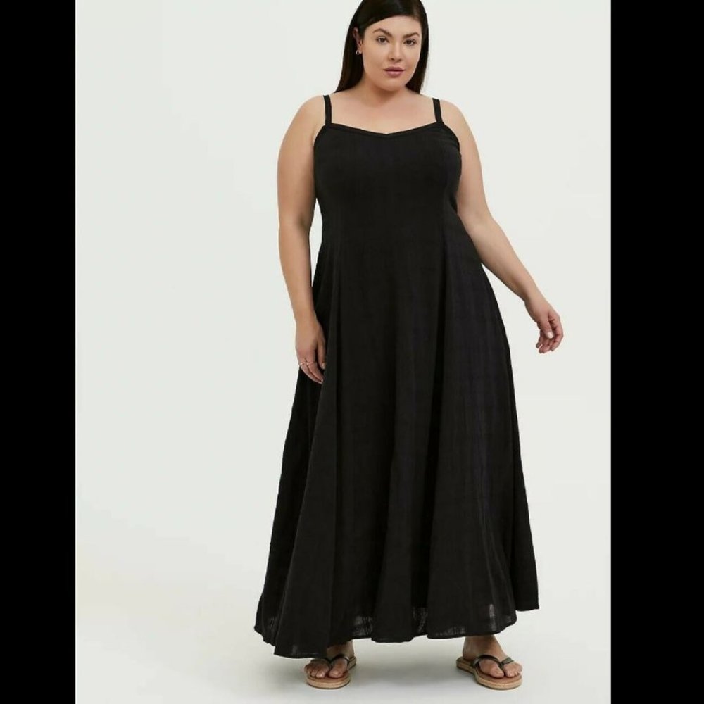 Torrid Size 1 Black Textured Trapeze Maxi Dress